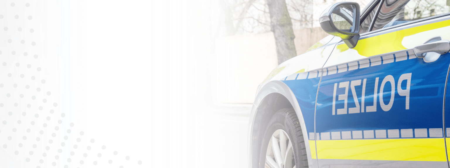 Polizeifahrzeug im Einsatz – Verkehrskontrolle und Punkte in Flensburg